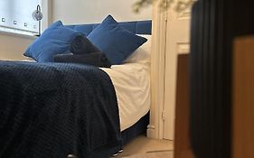 2 Bdr City Centre Apartment With Parking