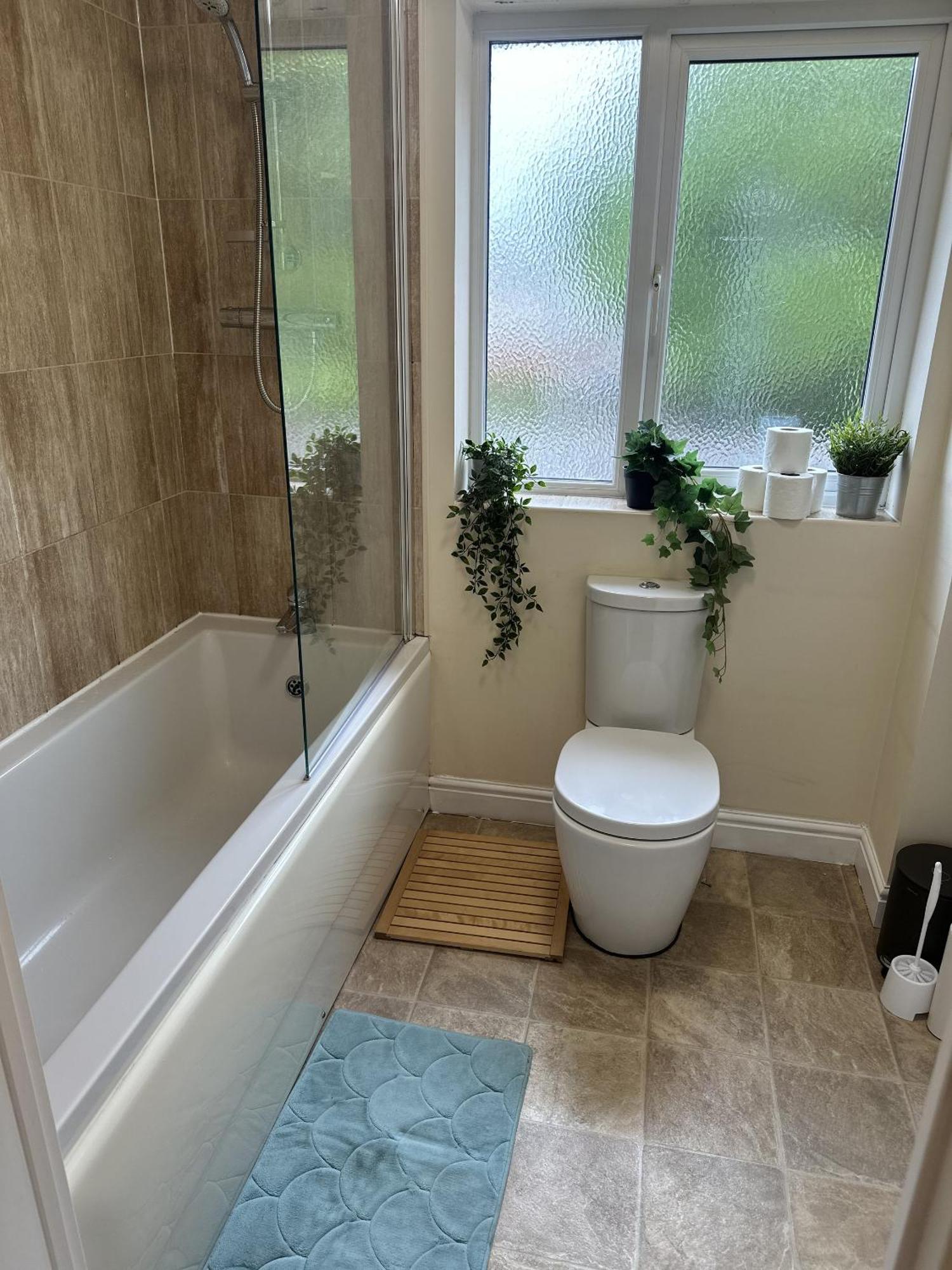 2 Bdr City Centre Apartment With Parking Cardiff Exterior photo